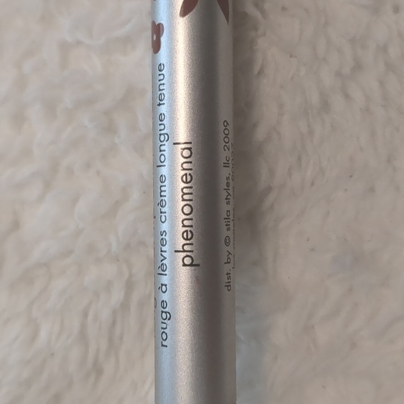 stila long wear lip color - Picture 4 of 5